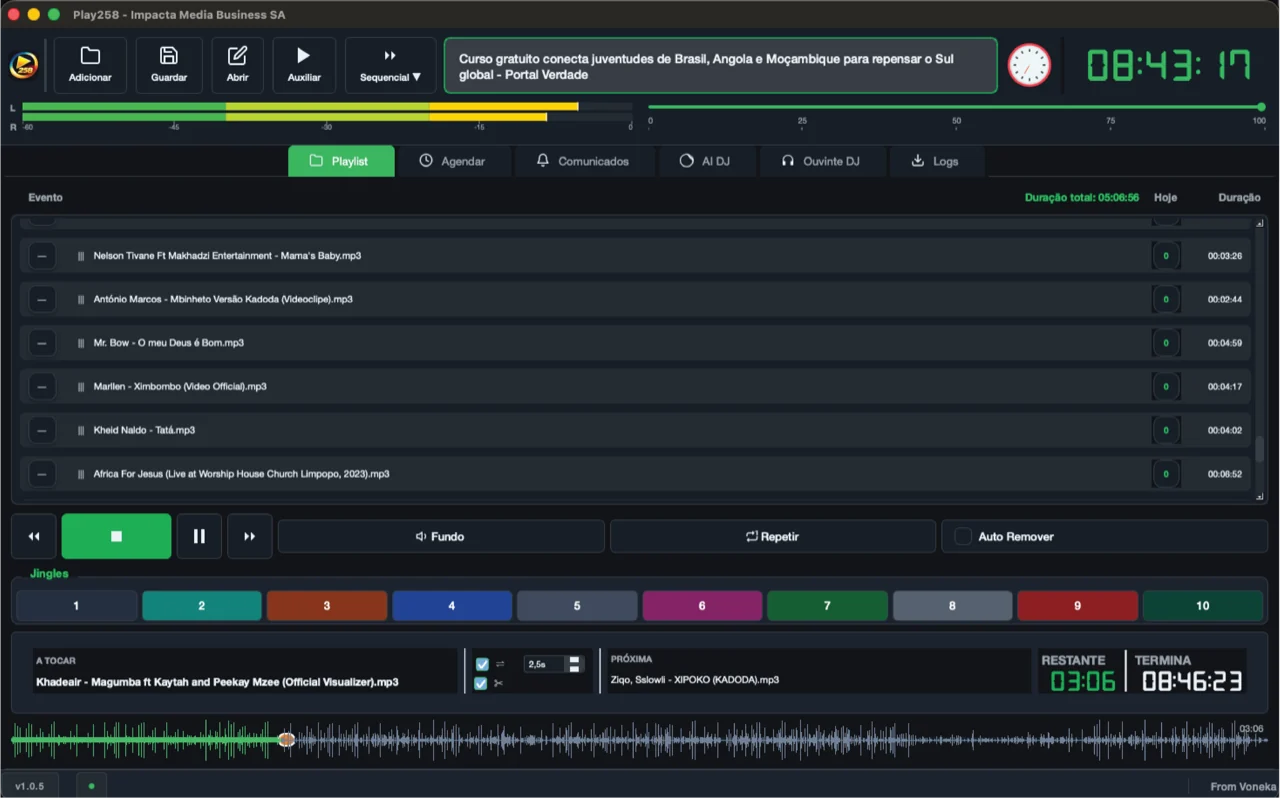Interface do playout Play258 com fila e controlo ao vivo.